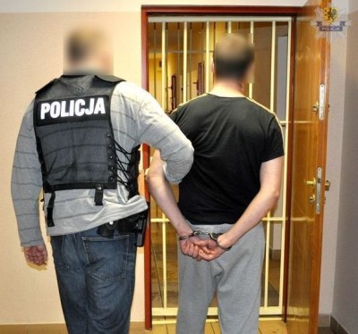 STAROGARD GDAĹSKI - KRYMINALNI ZATRZYMALI SPRAWCÄ ROZBOJU3